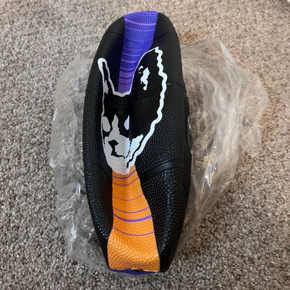 Taco Bell x Camp Flog Gnaw basketball
